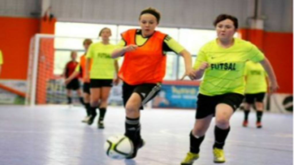 10 REASONS TO PLAY FUTSAL