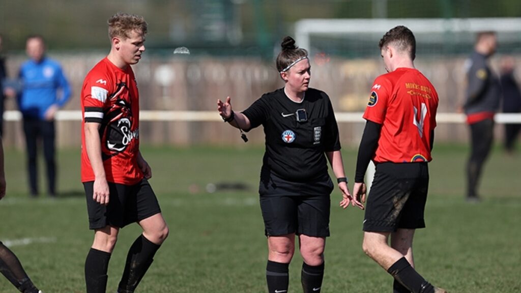 Message from a 14 year old referee. I’m just a school child aswell…