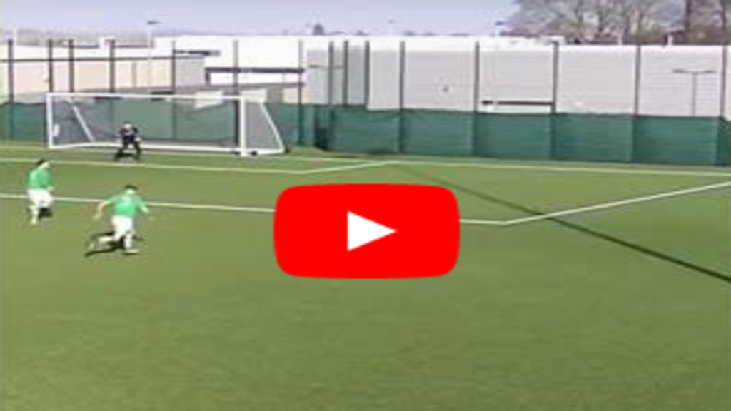 🗣Hey Siri – Show me a Sweeeet half Volley🚀